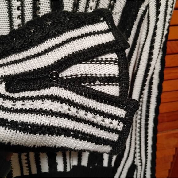 Y2K Women XS Black White Striped Knit Sweater Goth Mod Art Girl Indie Whimsigoth - Picture 3 of 5